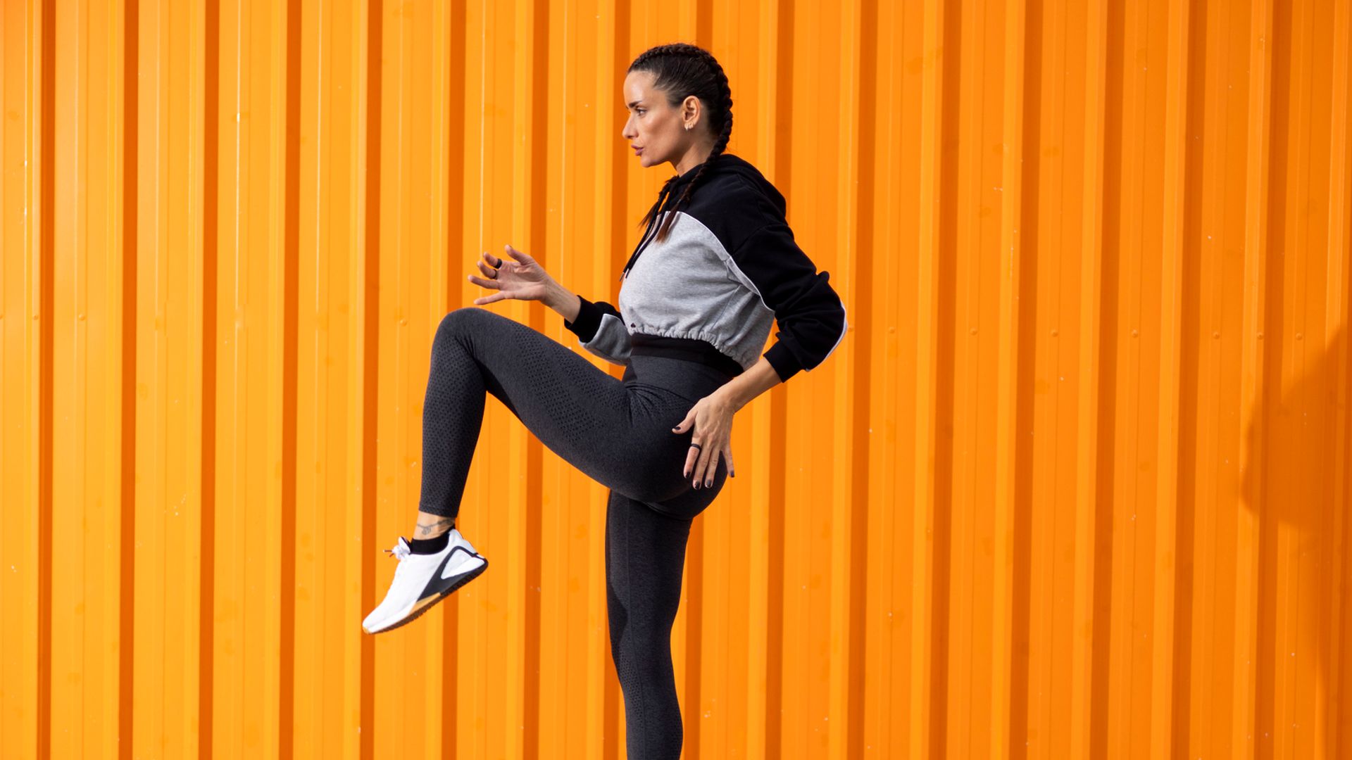 Moldea tu figura, gana seguridad y entrena sin preocupaciones con estos leggings negros que arrasan