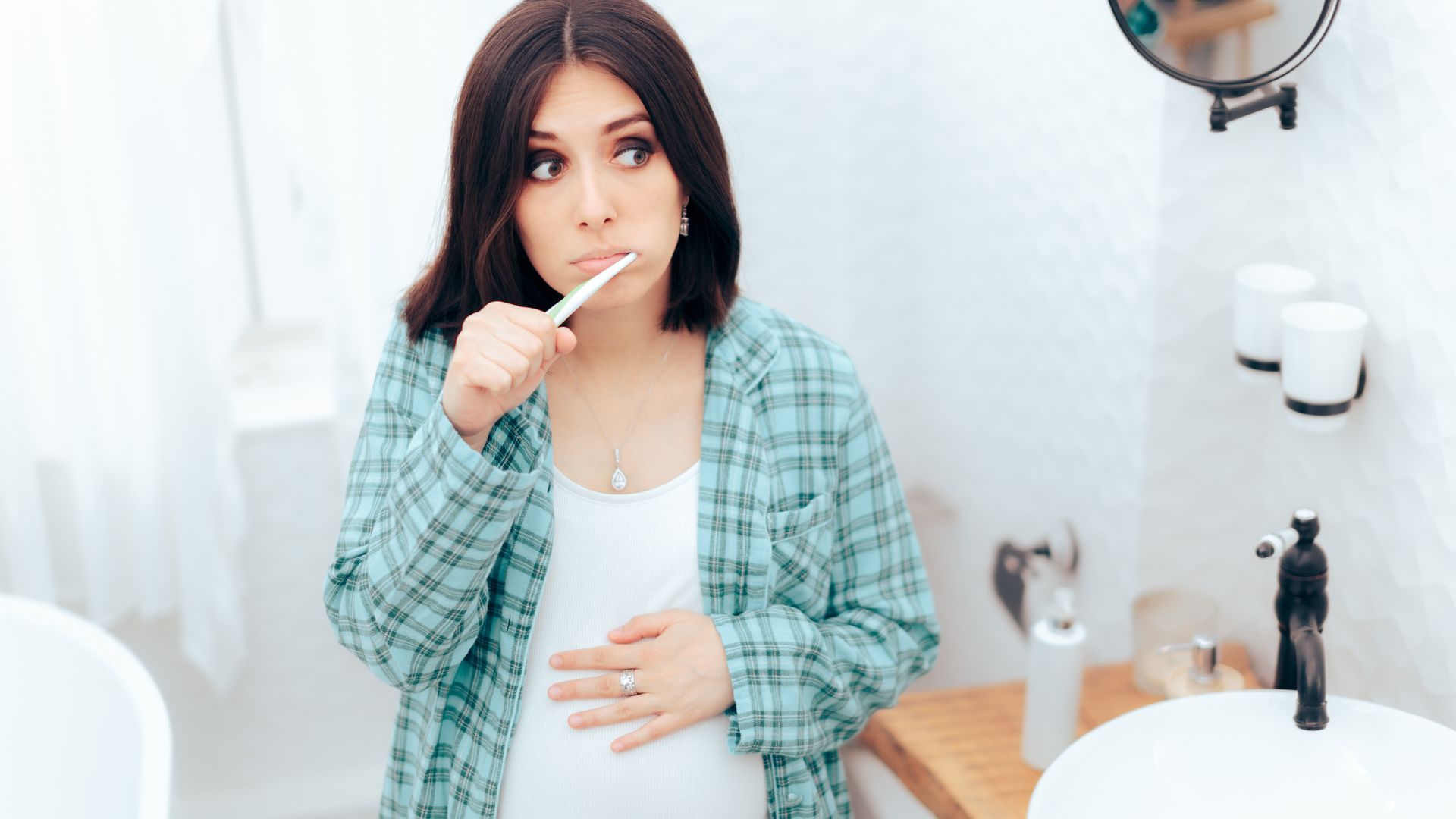 Épulis en el embarazo: qué son, por qué aparecen y cómo afecta a tu salud bucal
