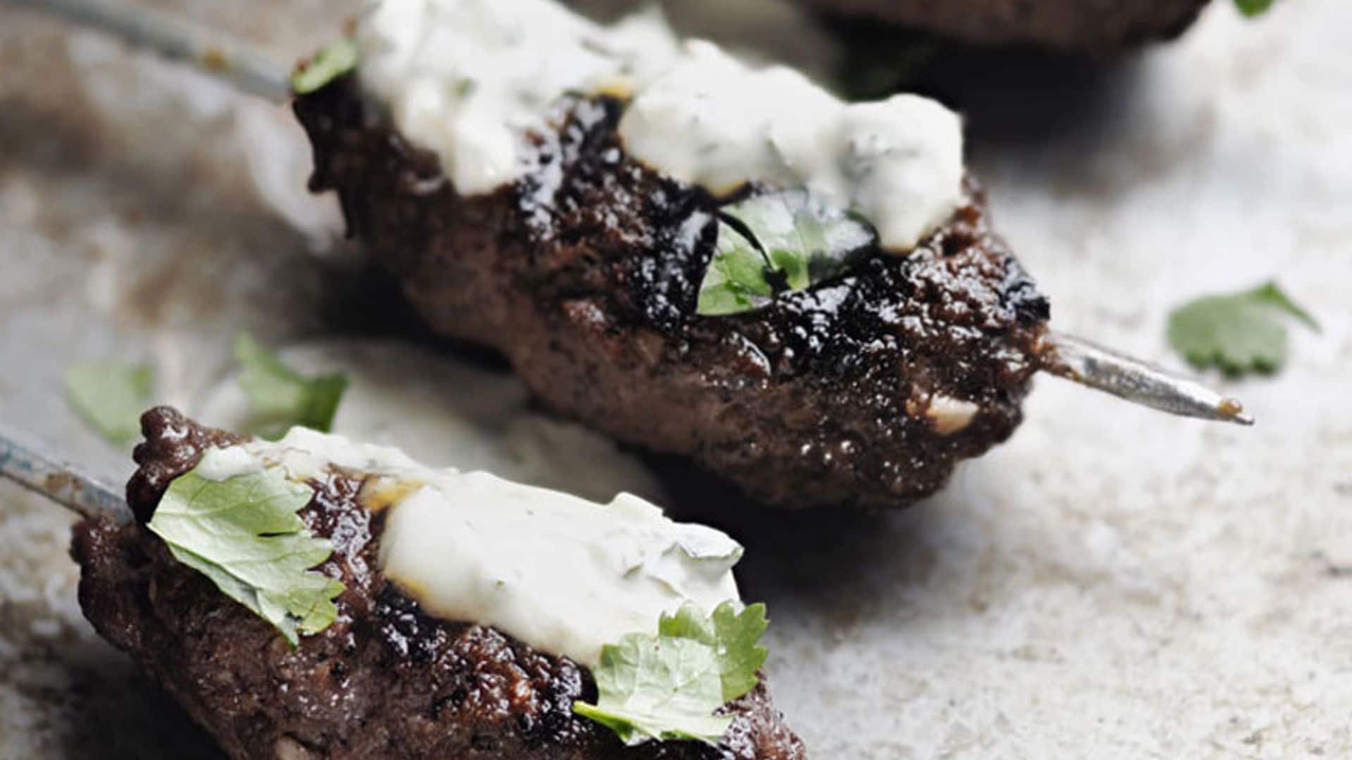 'Kofta' de cordero con salsa de yogur