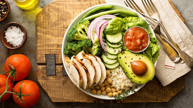 poke bol pollo arroz adobe