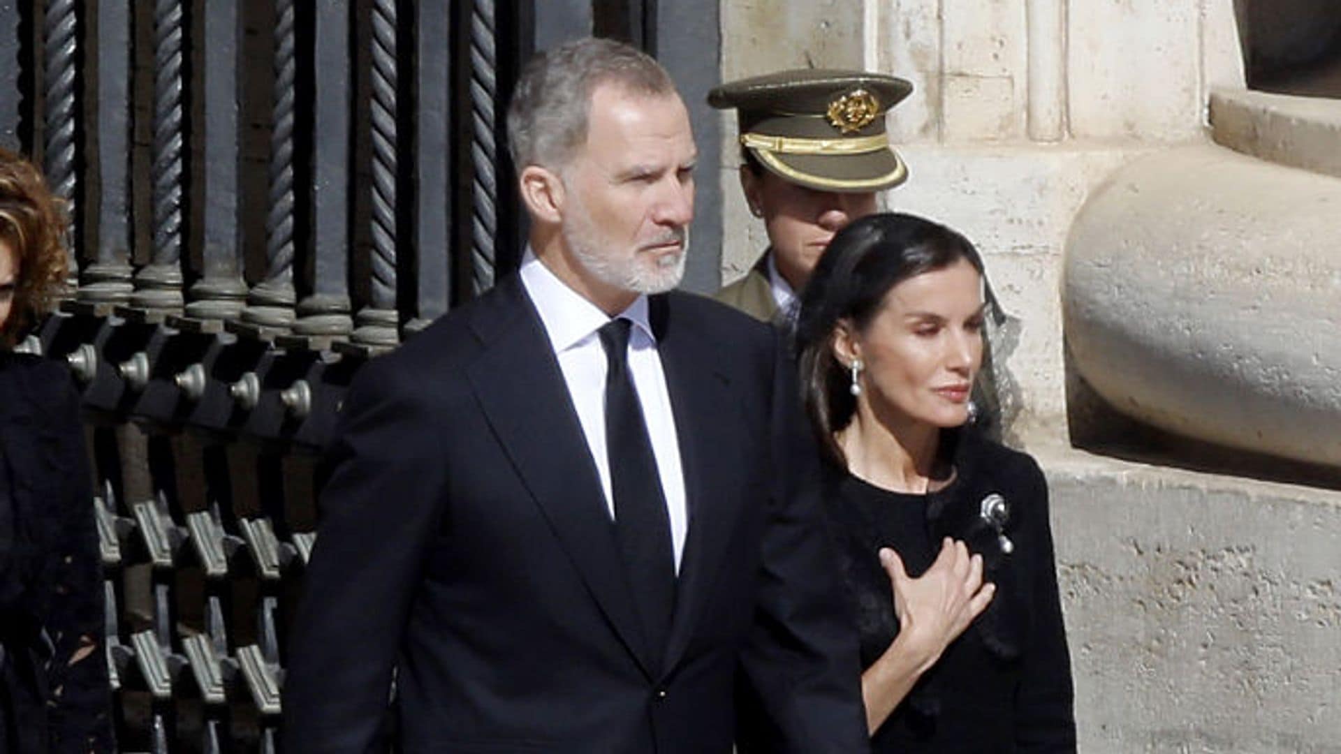 ‘El traje perfecto’: el nieto más famoso de Kennedy alaba el estilo del Rey en el funeral del Papa Francisco
