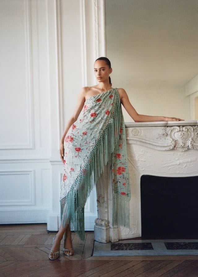 Vestido flores flecos de Mango