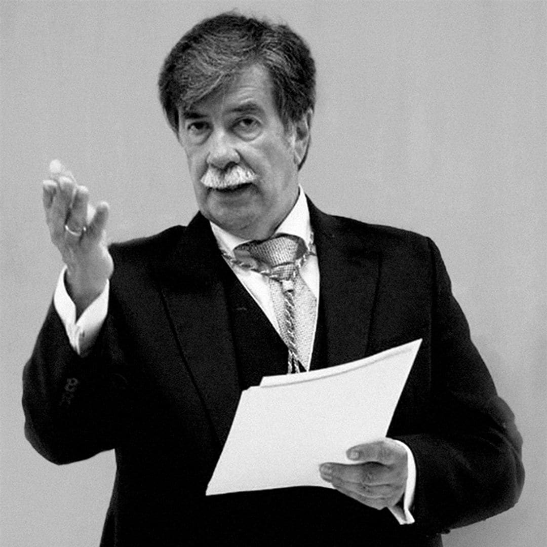 Javier Urra: 'La psicoterapia puede abordar dimensiones que los fármacos no alcanzan, como dificultades sociales, emocionales o familiares'