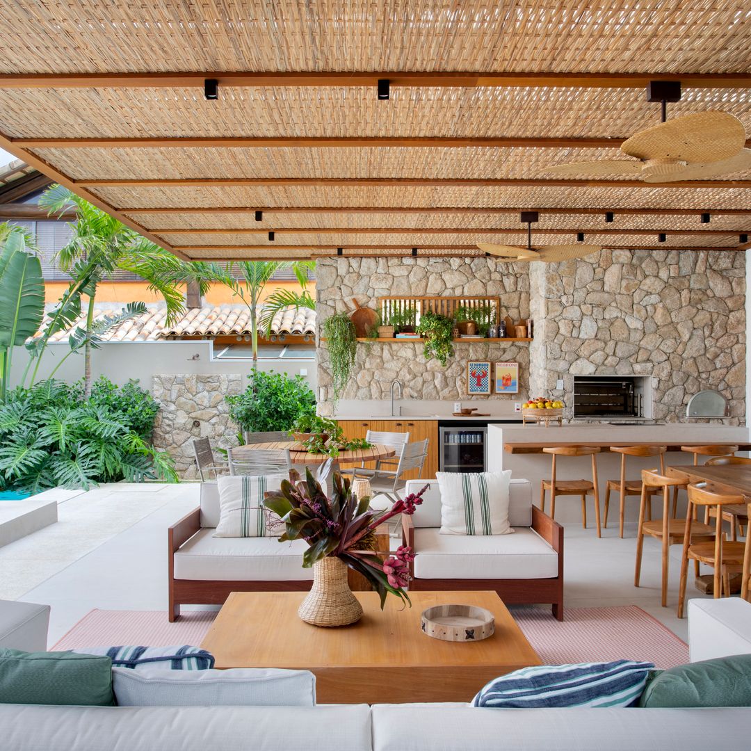 Una casa de ensueño frente al mar que lo tiene todo: diseño, vistas y una historia que enamora