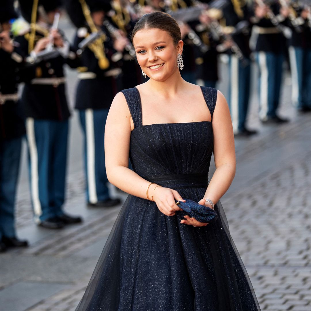 La princesa Isabella brilla de concierto con un vestido de tul y pendientes de la reina Mary
