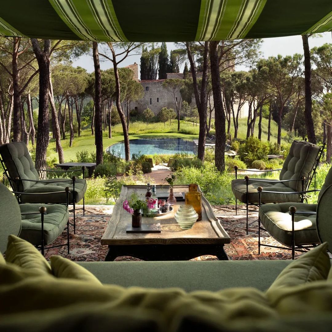 Jardín del hotel Castello di Reschio, en Liscinano Niccone, Italia