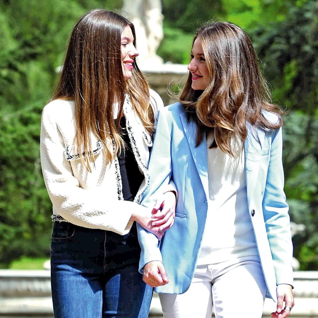 La princesa Leonor y su felicitación 'por satélite' a la infanta Sofía en su 18 cumpleaños