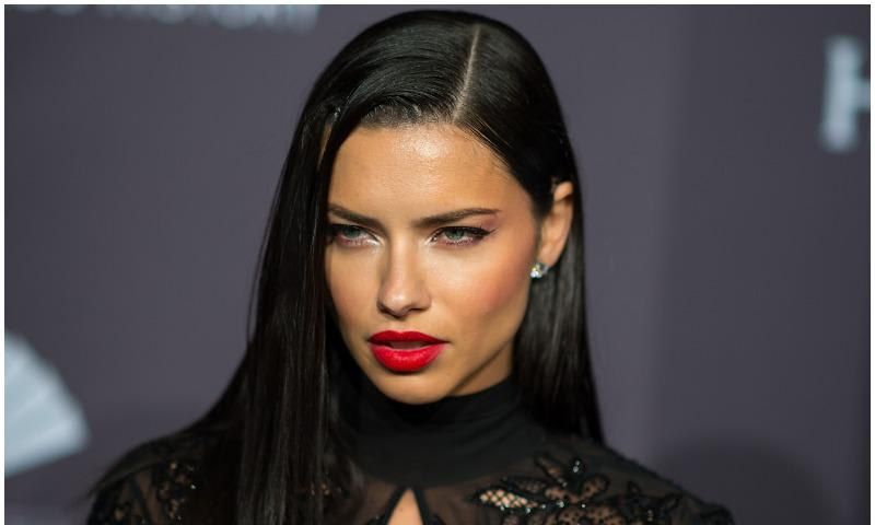 Adriana Lima, su carisma y belleza le permitieron abrir 5 veces un desfile